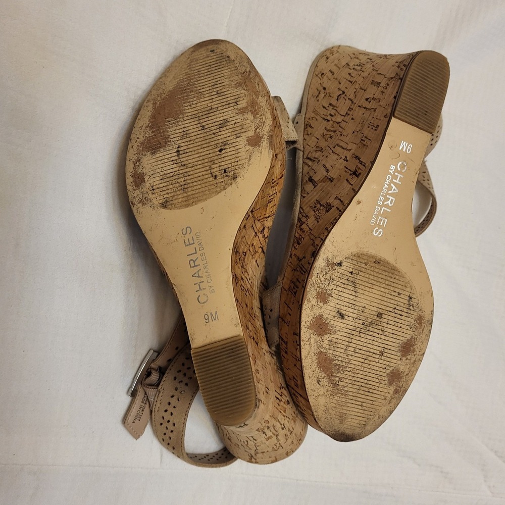 Charles by Charles David Beige Tan Cork Wedge Laser Cut Strappy Sandals 9M - Picture 9 of 10